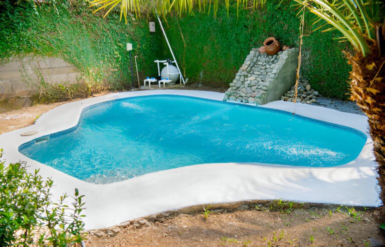 Vinyl Pool Installation Services in california